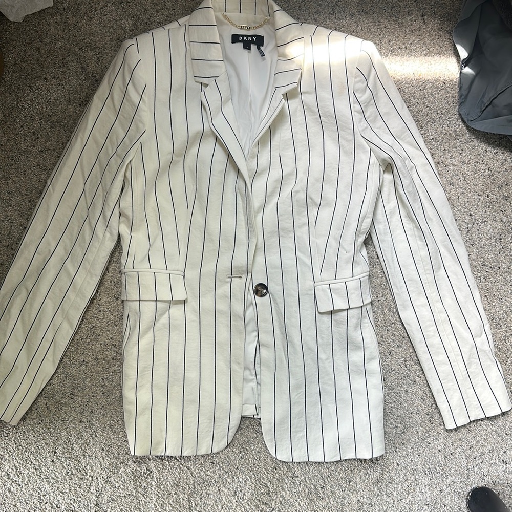 DKNY Stripped blazer